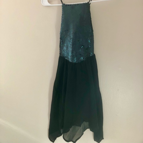 Short elegant dress - Picture 2 of 3